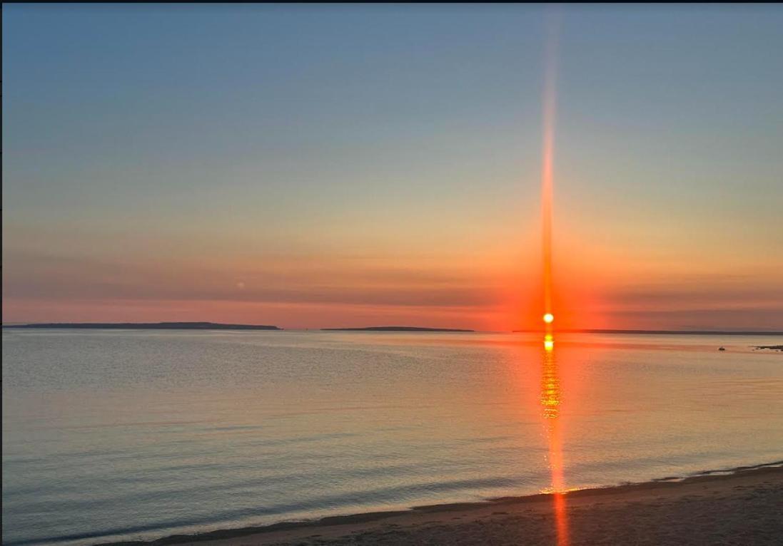Bridgeview Motel Mackinaw City Buitenkant foto