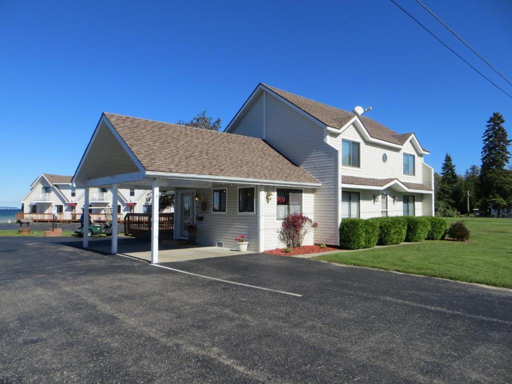 Bridgeview Motel Mackinaw City Buitenkant foto