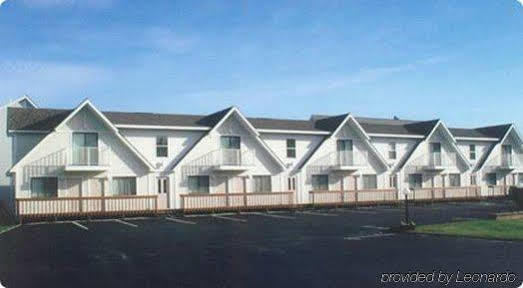 Bridgeview Motel Mackinaw City Buitenkant foto